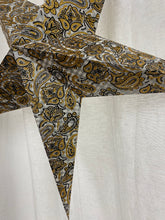 Lade das Bild in den Galerie-Viewer, Sternleuchte Indien - Paisley Design Glitter Gold silber M- IPAI-560